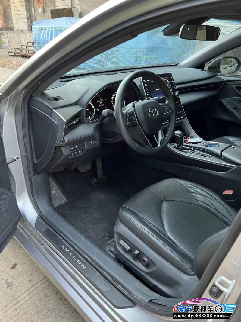 20年丰田亚洲龙轿车抵押车出售