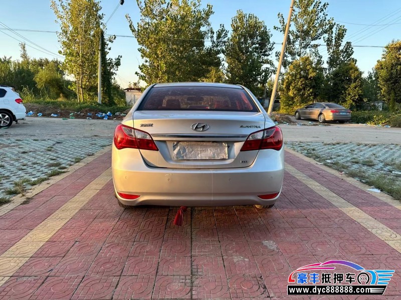 13年现代悦动轿车抵押车出售