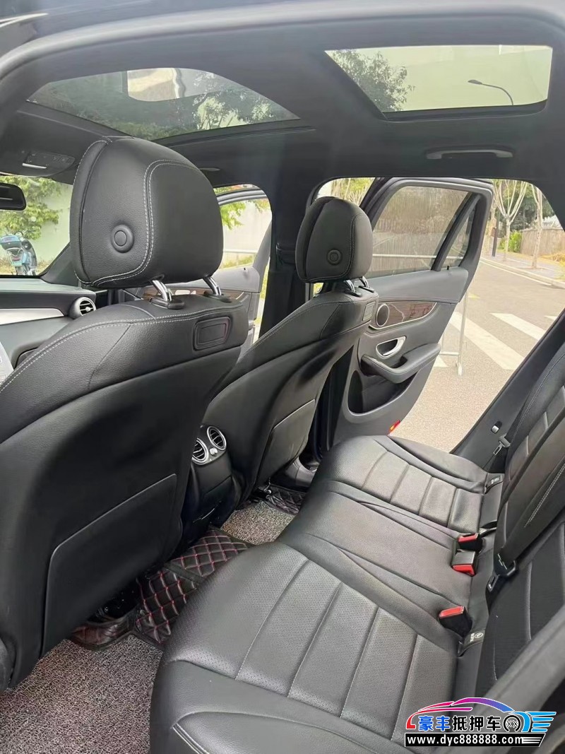 18年奔驰GLC轿车抵押车出售