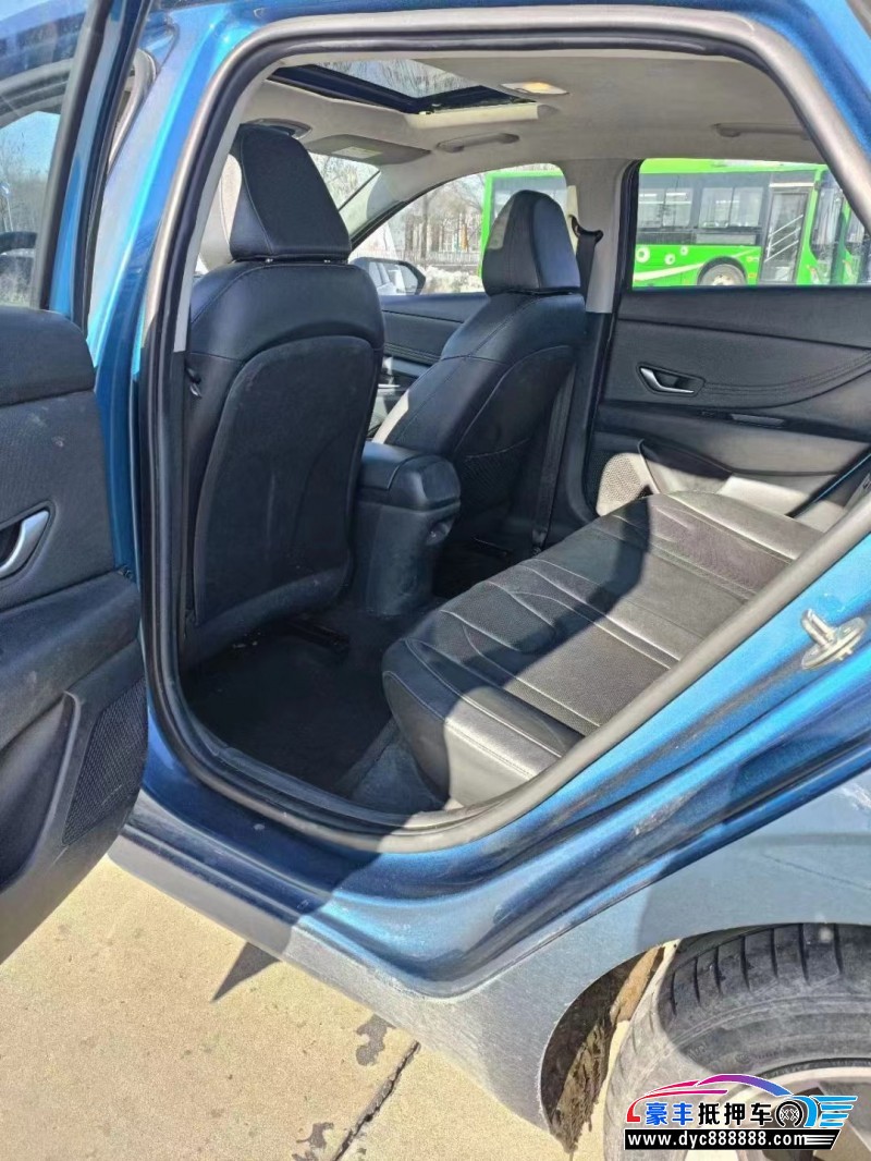 21年现代伊兰特轿车抵押车出售