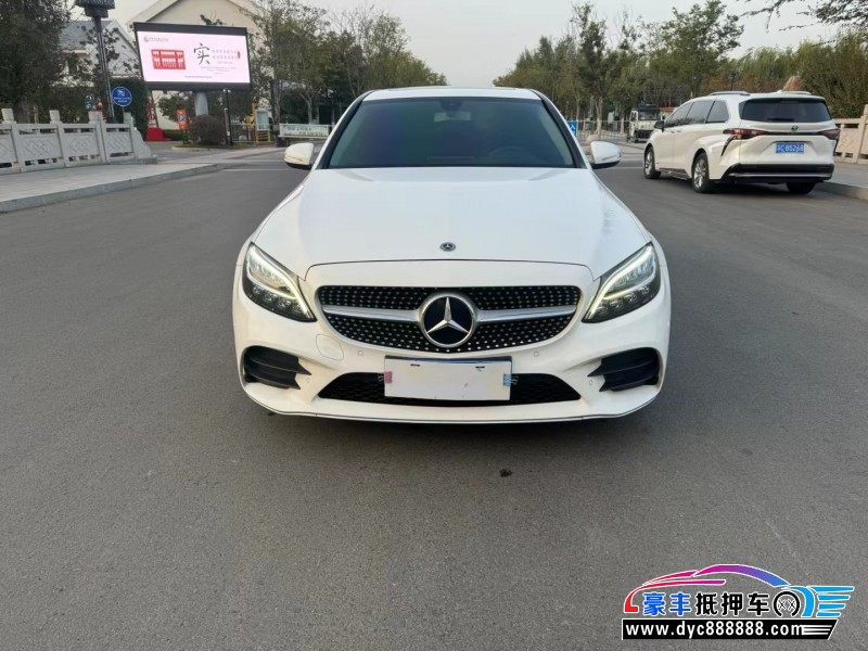 19年奔驰A轿车抵押车出售