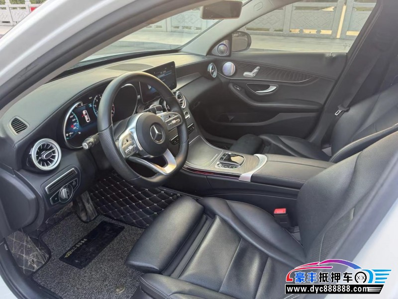 19年奔驰A轿车抵押车出售