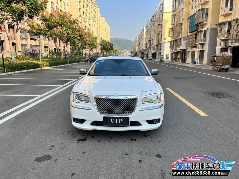 13年克莱斯勒300C轿车抵押车出售