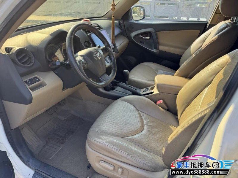 12年丰田RAV4轿车抵押车出售