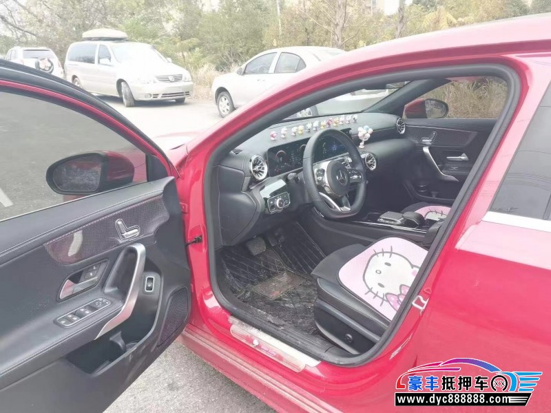 20年奔驰A轿车抵押车出售