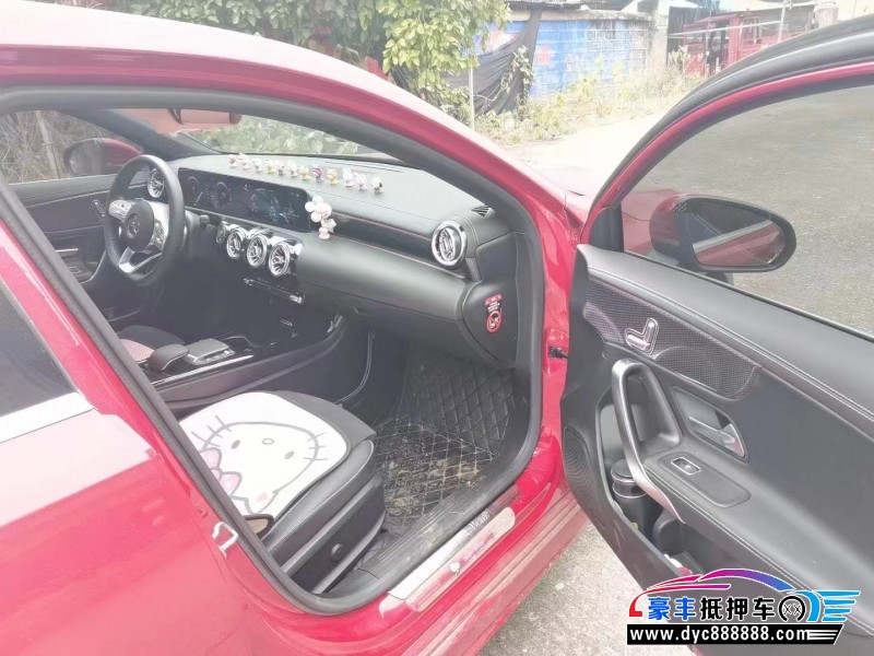 20年奔驰A轿车抵押车出售