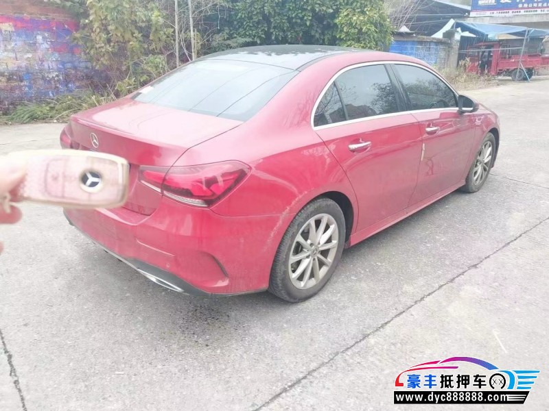 20年奔驰A轿车抵押车出售