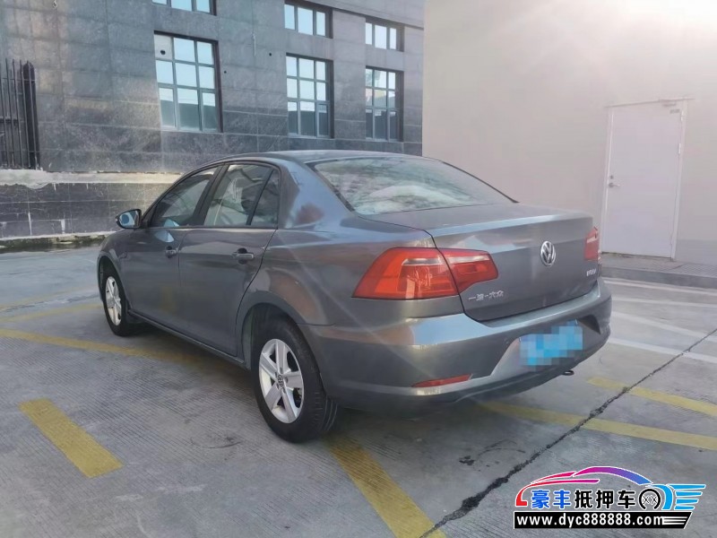 13年大众宝来轿车抵押车出售