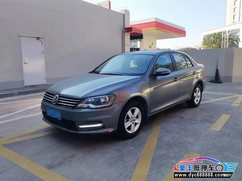 13年大众宝来轿车抵押车出售