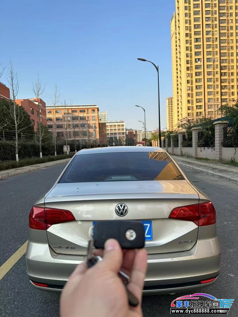 17年大众宝来轿车抵押车出售