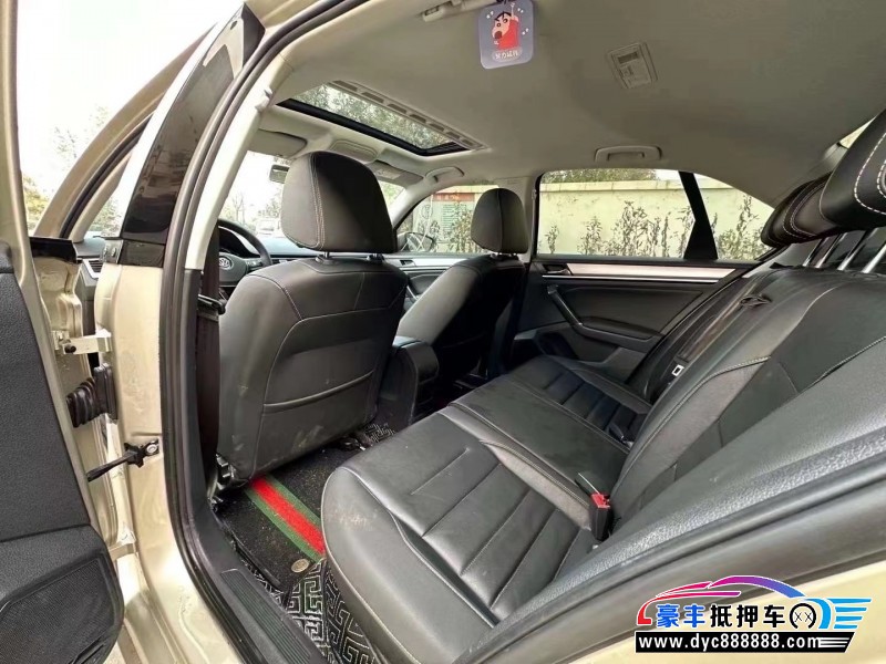 17年大众宝来轿车抵押车出售