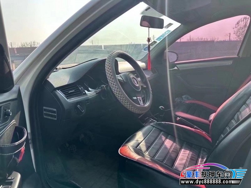 16年大众宝来轿车抵押车出售