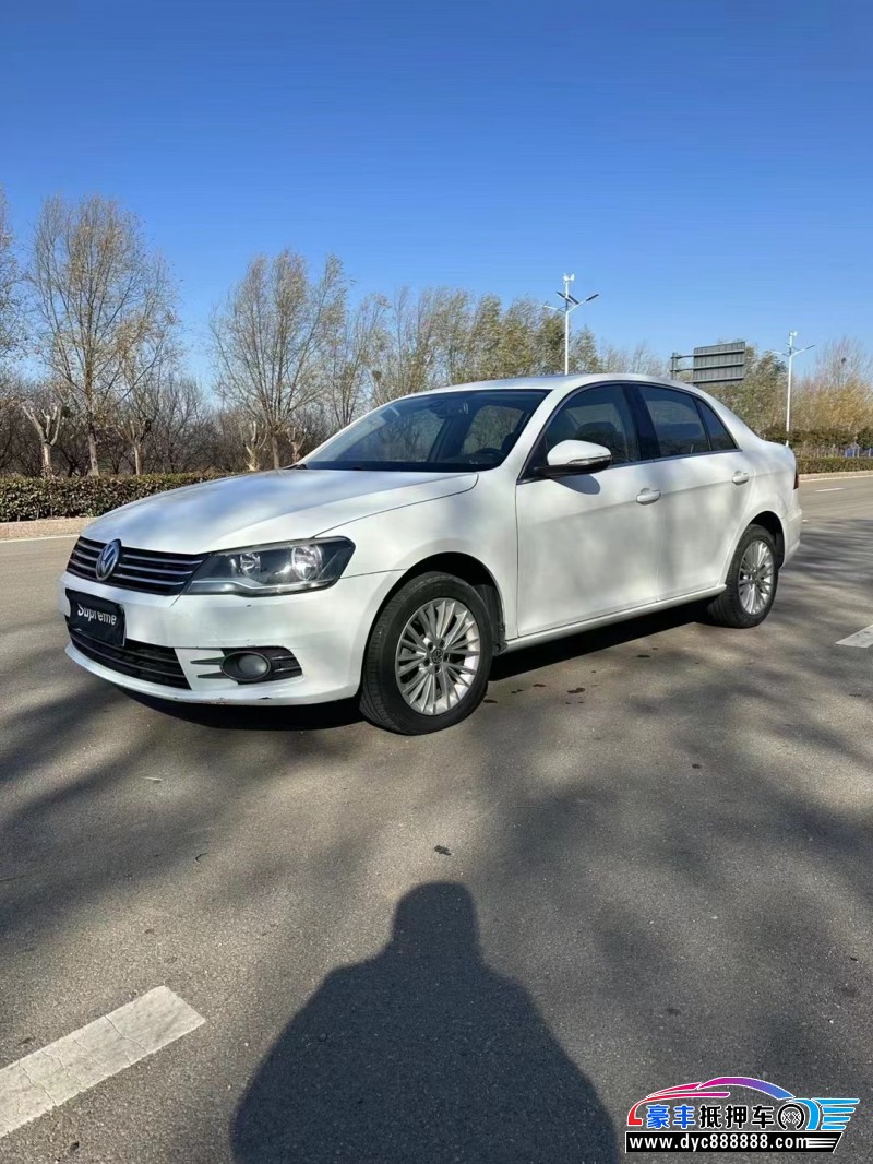 13年大众宝来轿车抵押车出售