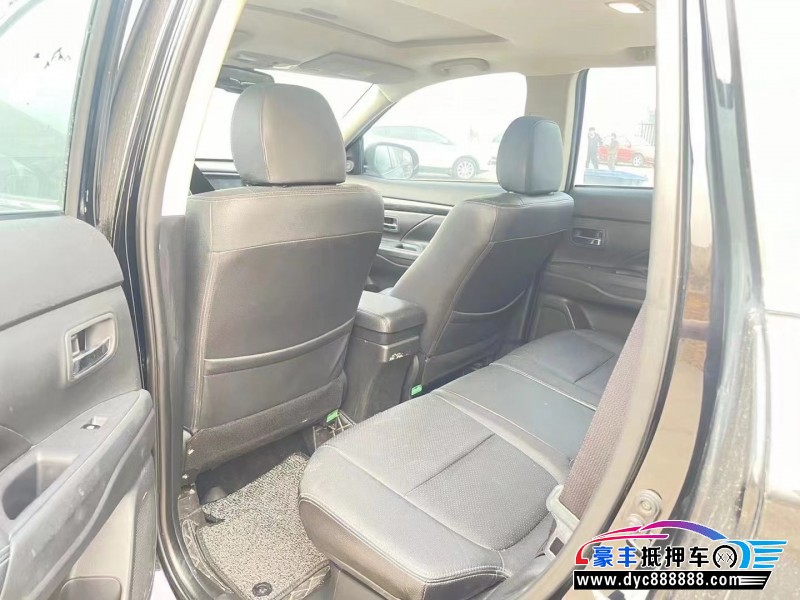 17年三菱欧蓝德SUV抵押车出售