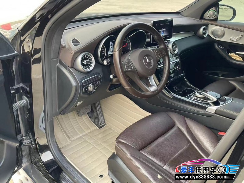 18年奔驰GLC轿车抵押车出售