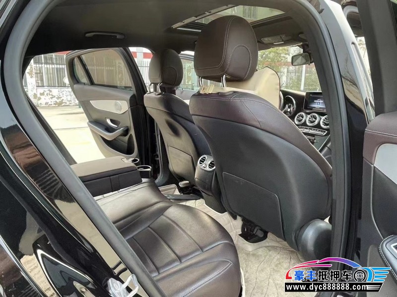 18年奔驰GLC轿车抵押车出售