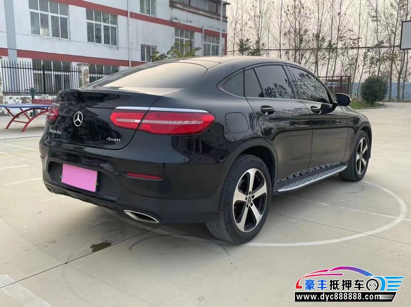 18年奔驰GLC轿车抵押车出售
