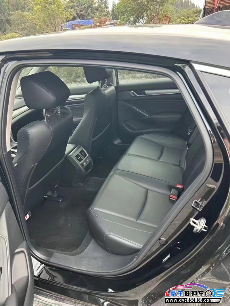 23年本田雅阁轿车抵押车出售