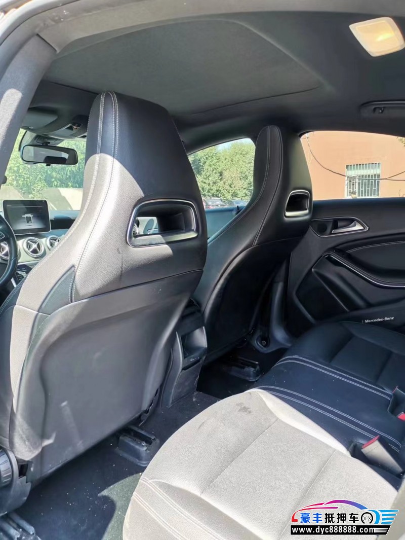 18年奔驰CLA轿车抵押车出售
