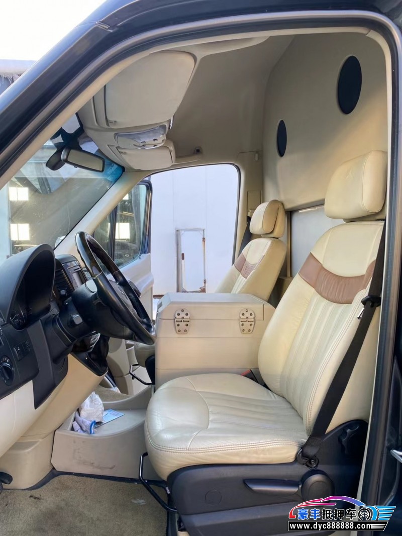 12年奔驰斯宾特轿车抵押车出售