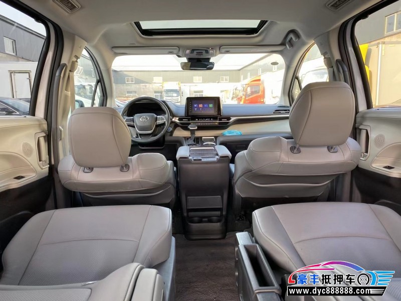 23年丰田塞纳轿车抵押车出售