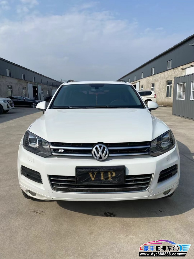 14年大众途锐轿车抵押车出售