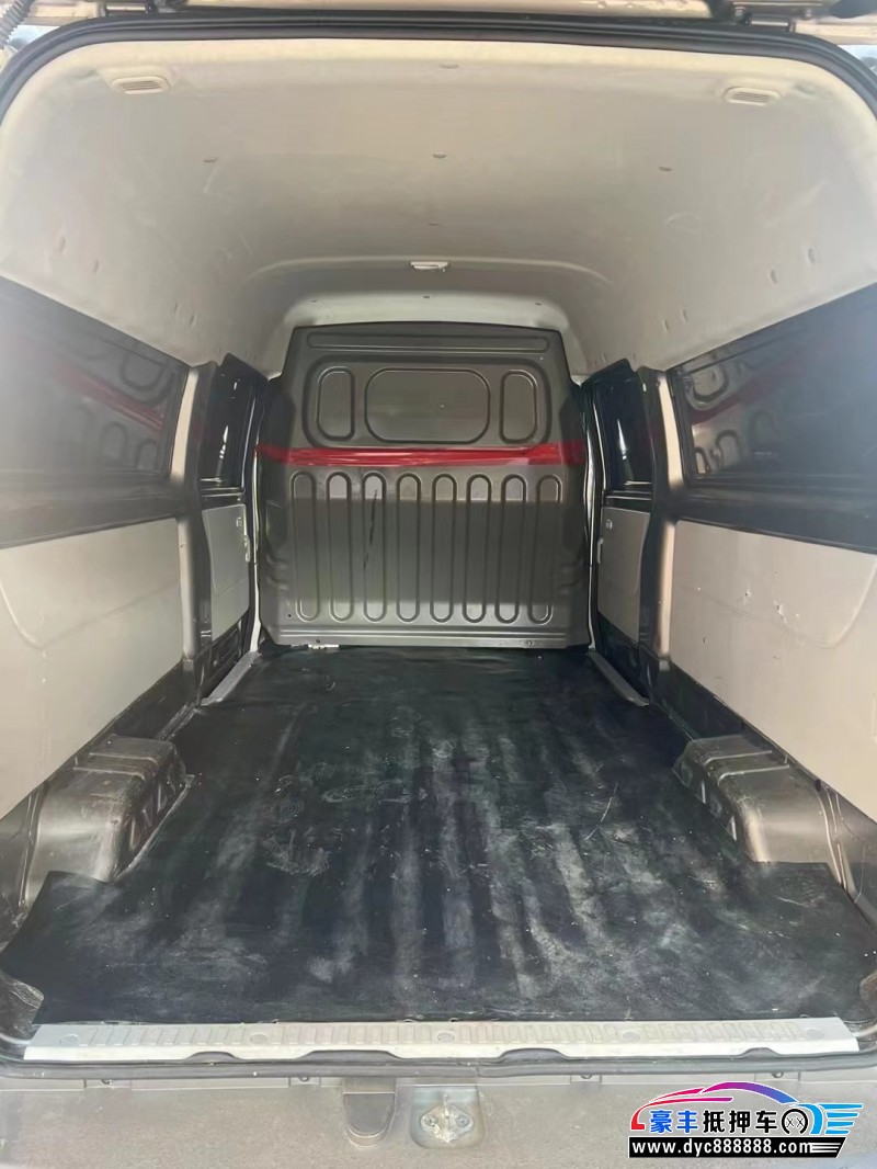 21年金杯海狮轿车抵押车出售