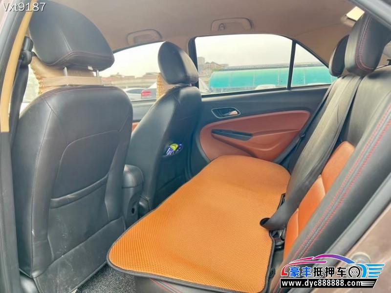 17年吉利金刚轿车抵押车出售