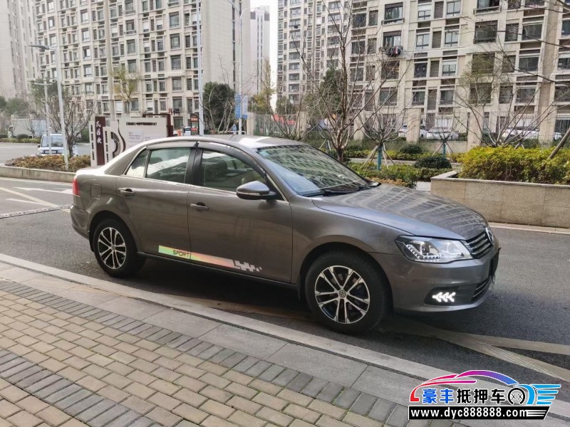 14年大众宝来轿车抵押车出售