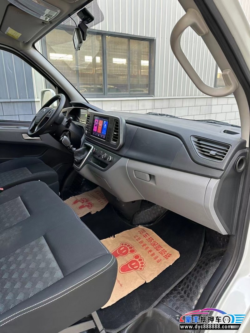 22年上汽大通V80轿车抵押车出售