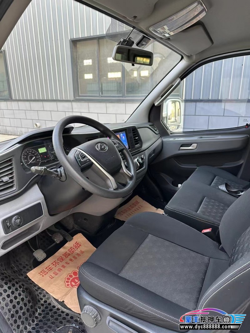 22年上汽大通V80轿车抵押车出售