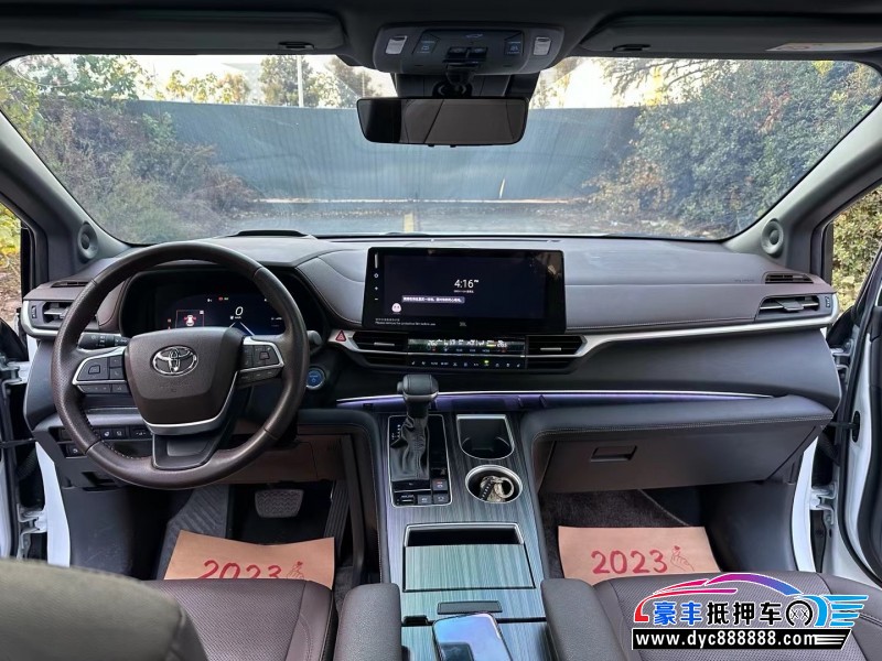 22年丰田塞纳轿车抵押车出售