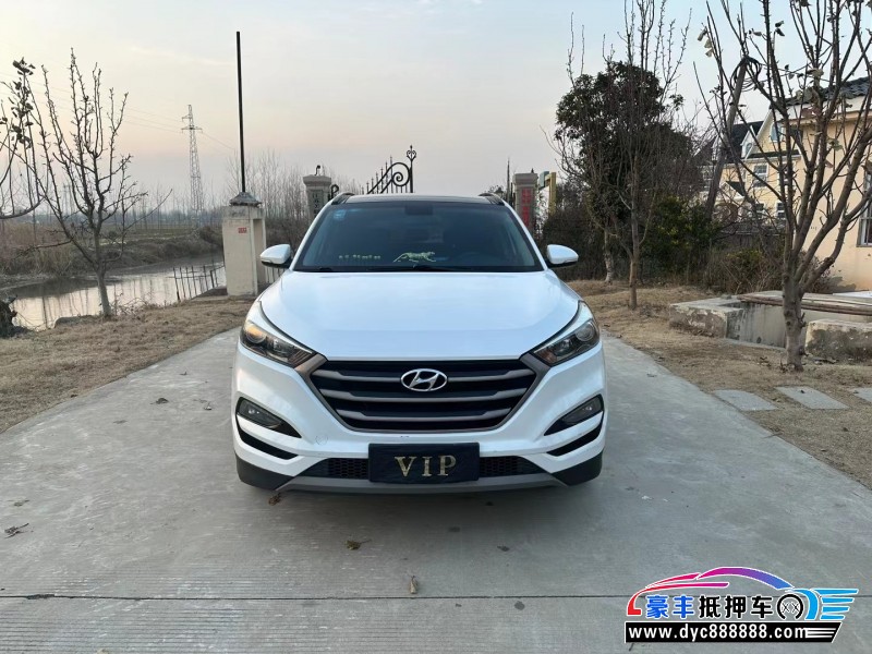 17年现代途胜轿车抵押车出售