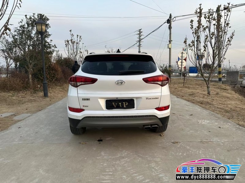 17年现代途胜轿车抵押车出售