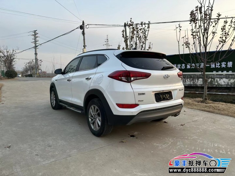 17年现代途胜轿车抵押车出售