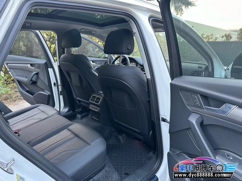 22年奥迪Q5轿车抵押车出售