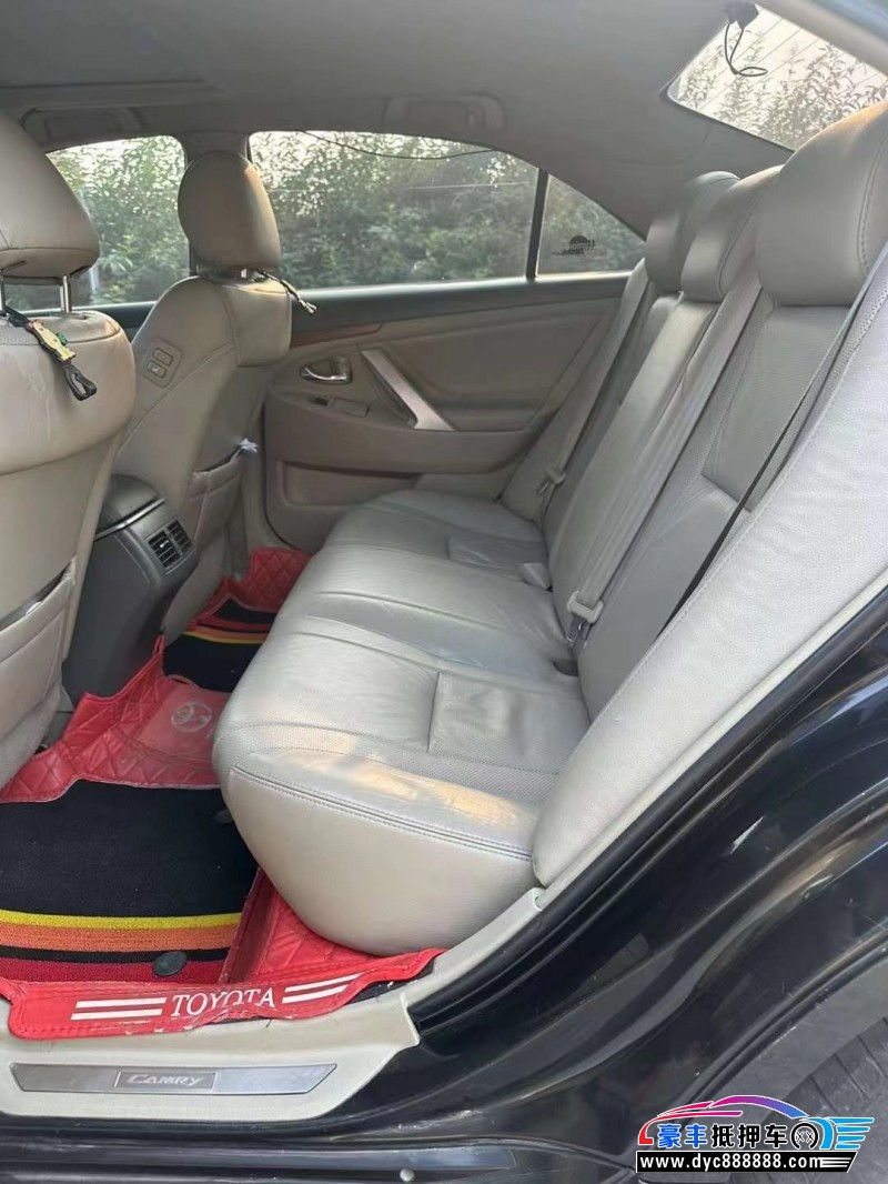 10年丰田凯美瑞轿车抵押车出售