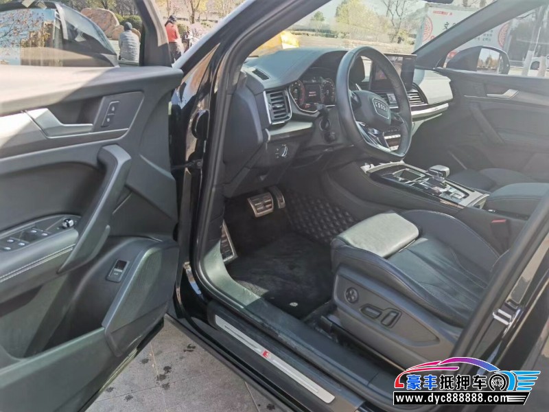 23年奥迪Q5轿车抵押车出售