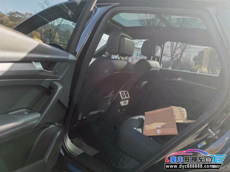 23年奥迪Q5轿车抵押车出售