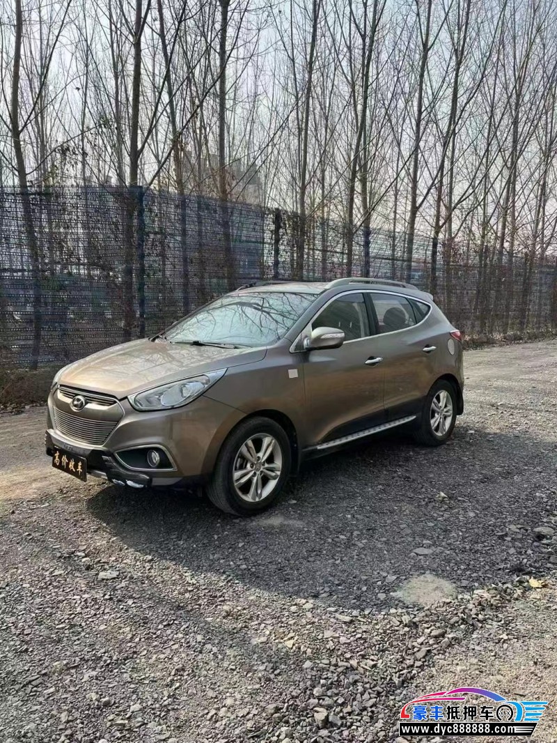 13年现代ix35轿车抵押车出售