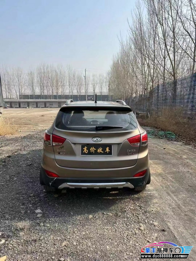 13年现代ix35轿车抵押车出售