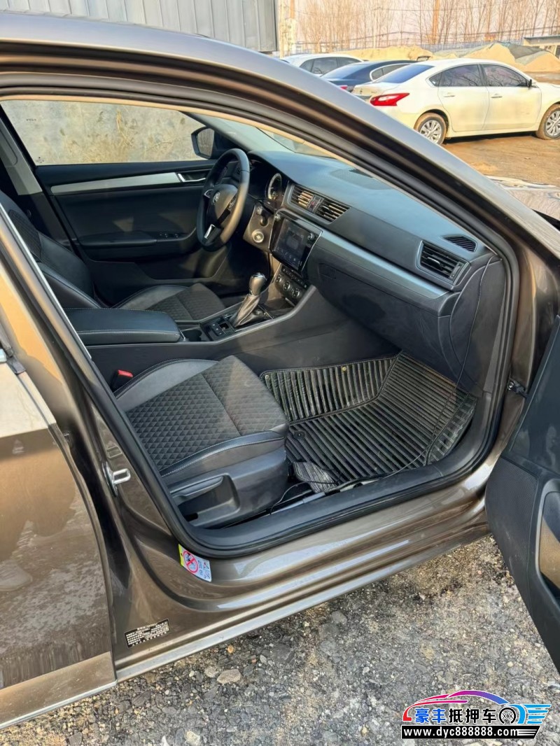 18年斯柯达速派轿车抵押车出售