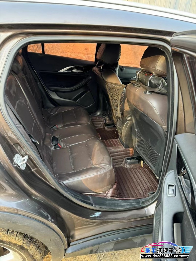 17年英菲尼迪QX30轿车抵押车出售