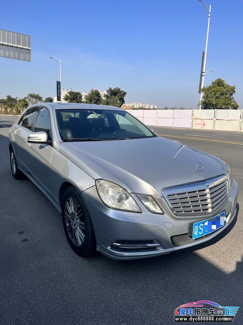 13年奔驰E轿车抵押车出售