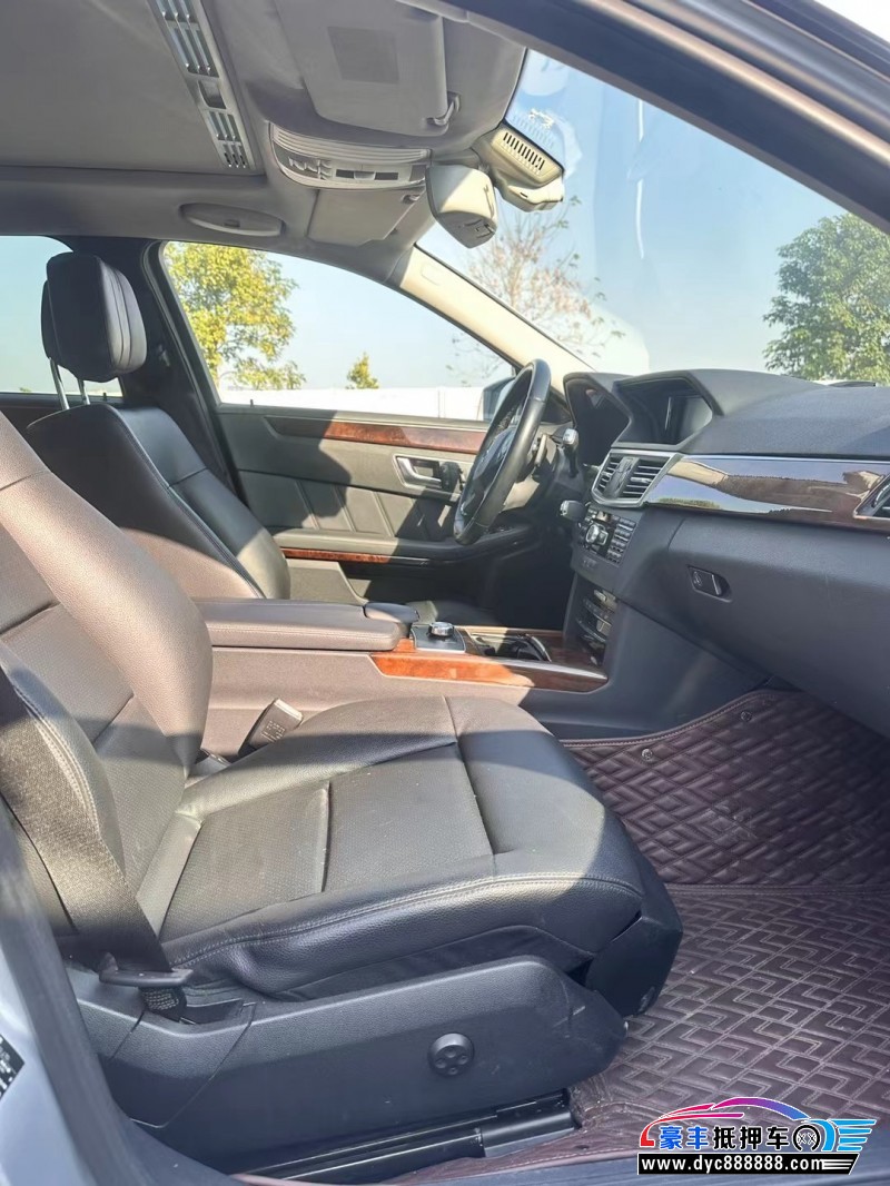 13年奔驰E轿车抵押车出售