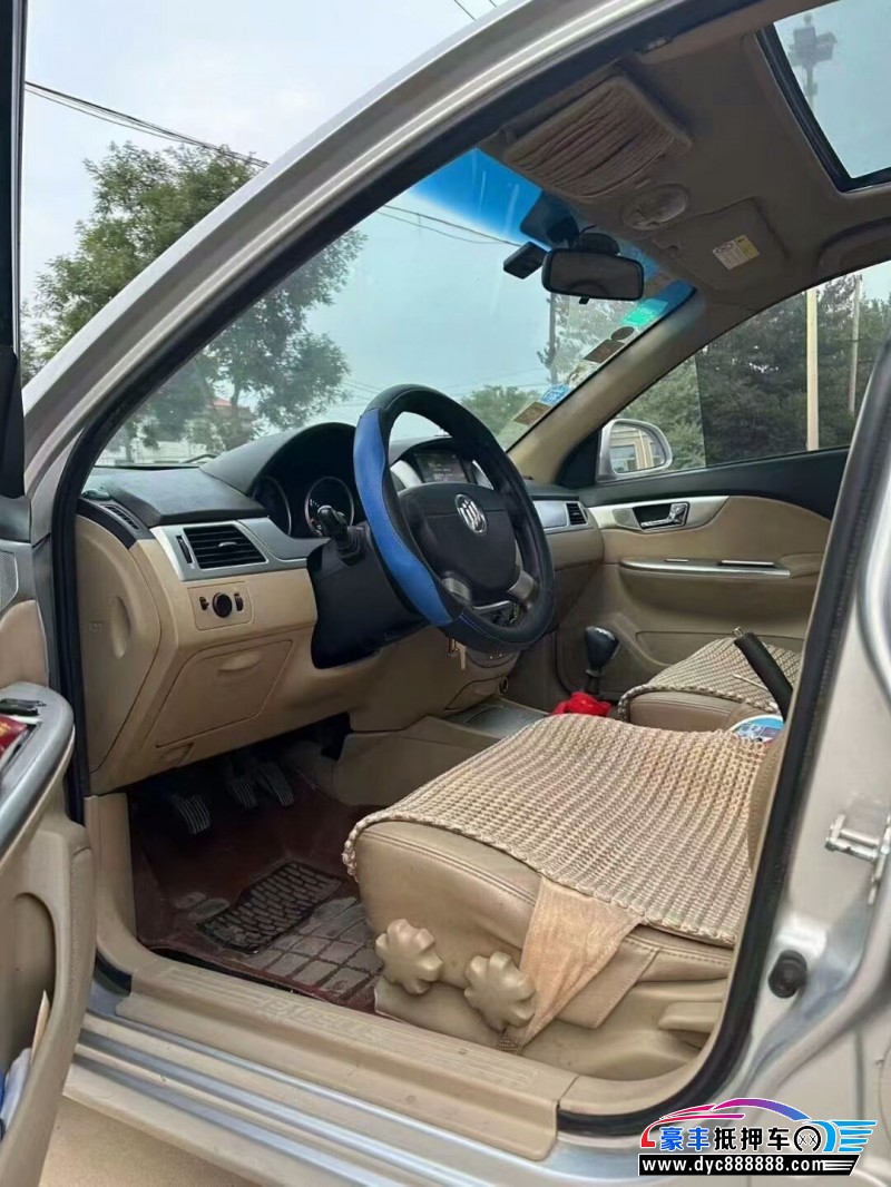 15年别克凯越轿车抵押车出售