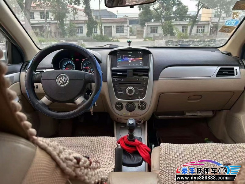 15年别克凯越轿车抵押车出售