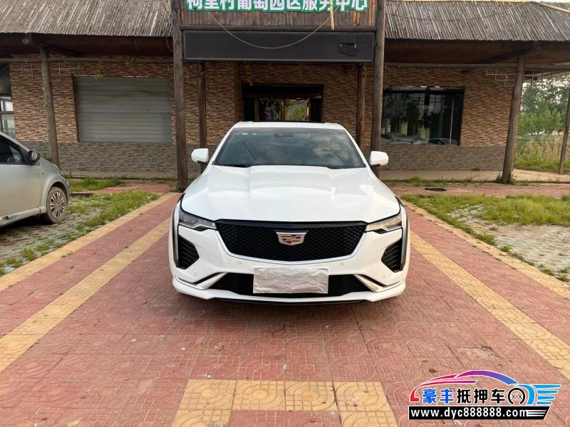 22年凯迪拉克XT4SUV抵押车出售