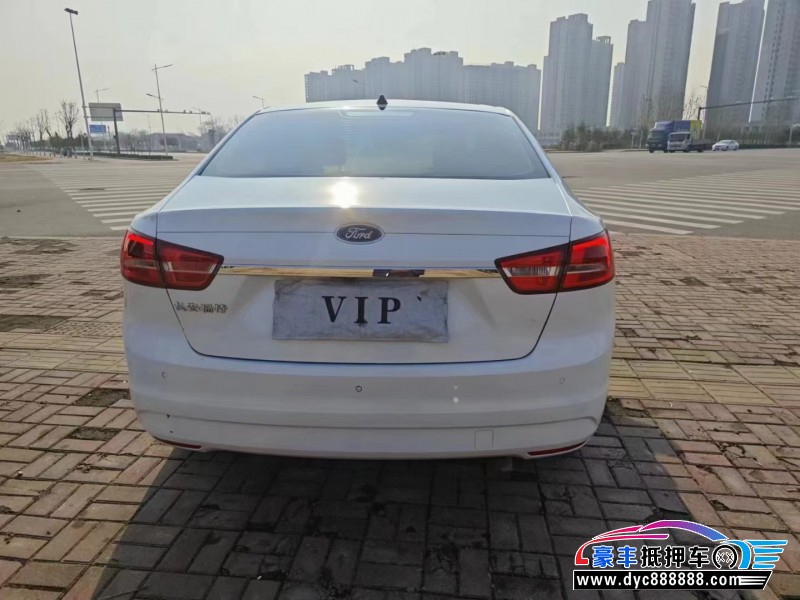 17年福特福睿斯轿车抵押车出售