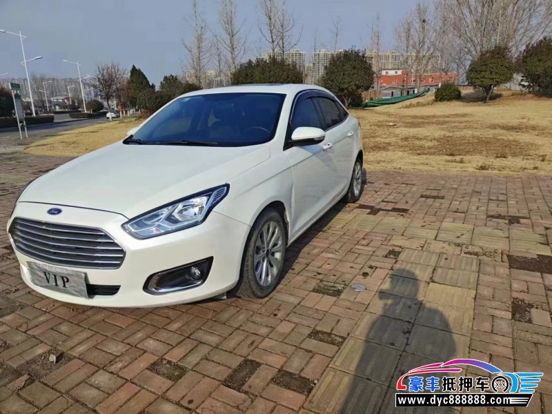 17年福特福睿斯轿车抵押车出售